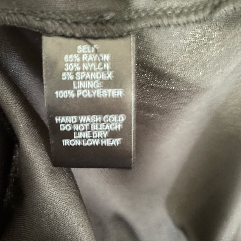 NWT LULUS Black Strapless Fit & Flare Dress – Size M
Style #67462 - Picture 12 of 13